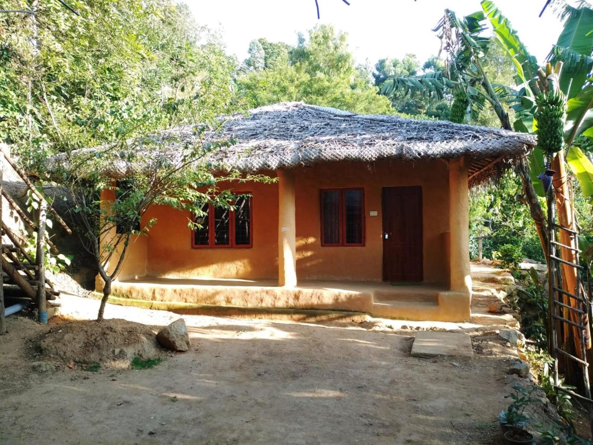 Cosmic Mud House Kanthalloor Exterior foto
