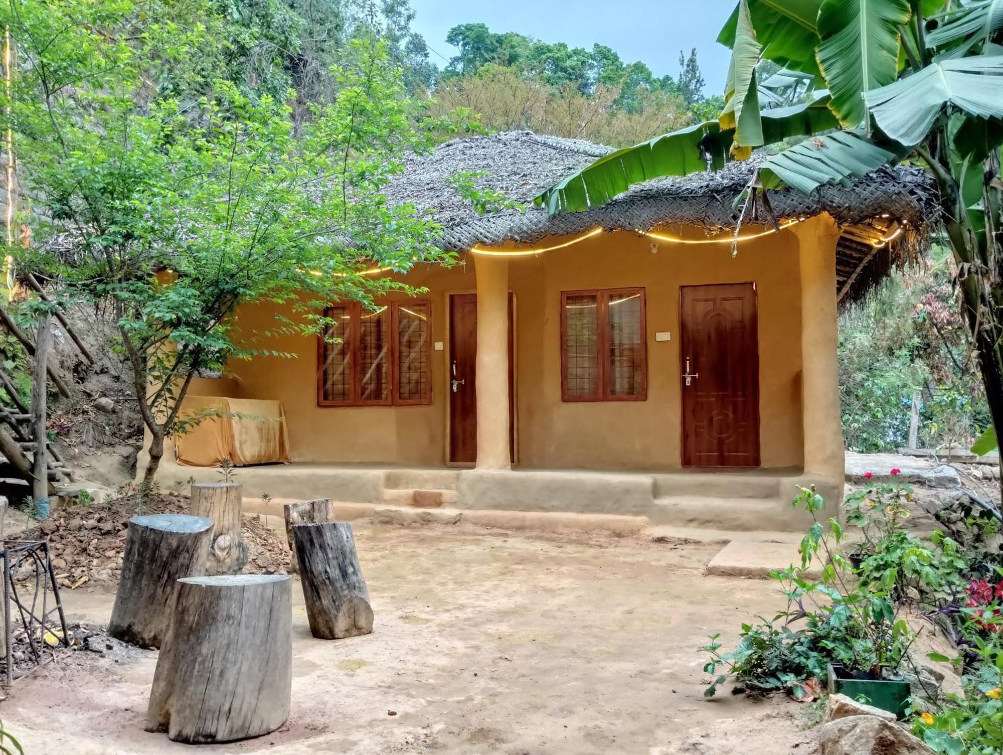 Cosmic Mud House Kanthalloor Habitación foto