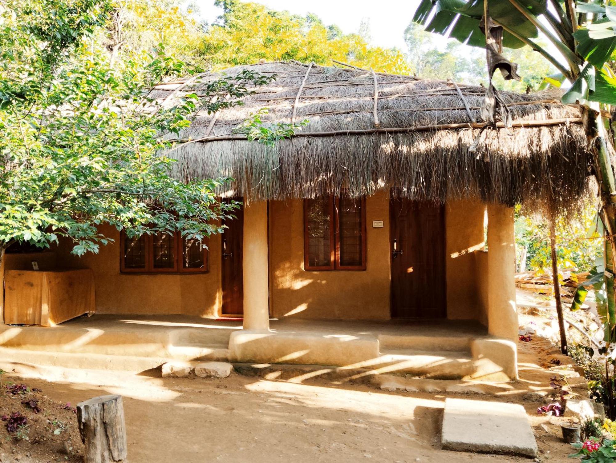Cosmic Mud House Kanthalloor Exterior foto